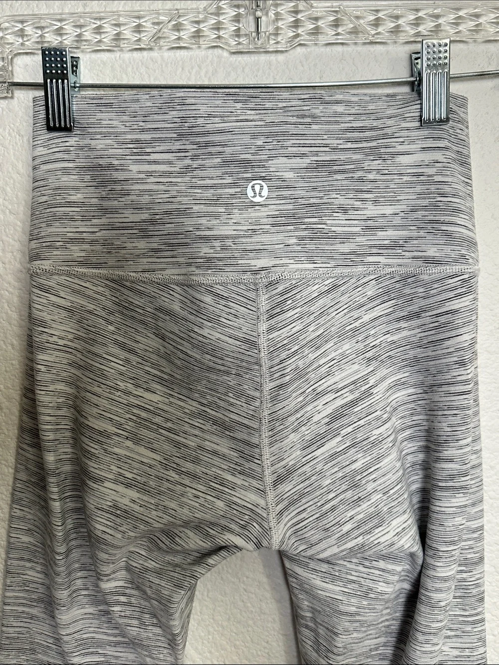 Lululemon Wunder Under Leggings‎ Hi-Rise 7/8 Tight Size 4 Grey Alpine White